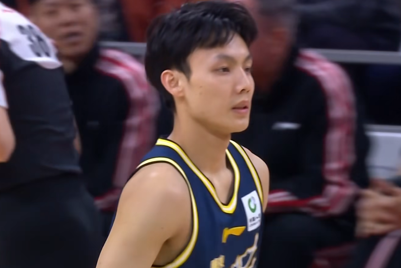 开云APP-宏远速递！朱芳雨重要决定，杜锋获多年长约，徐昕国家队首秀亮眼